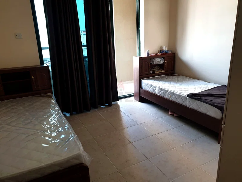 Apartment Bed space at very clean apartment 3 minutes from Dubai