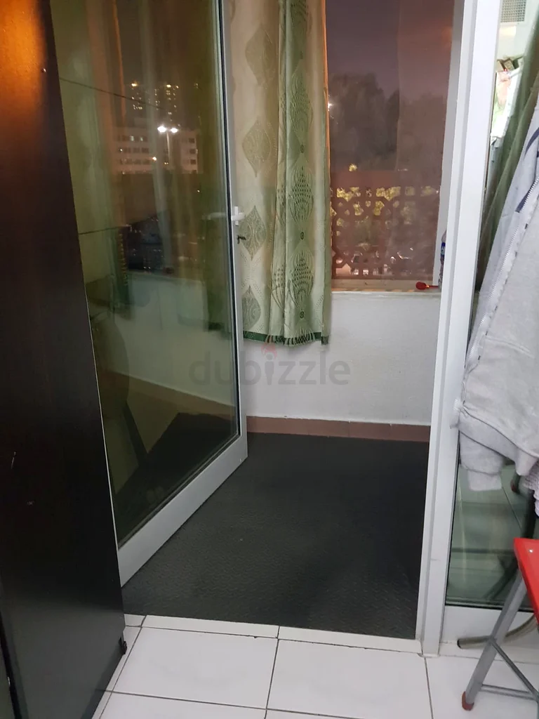 Apartment KaramaSharing for Batchlors Dubai