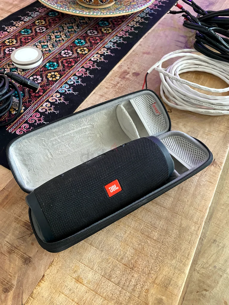 JBL charger speaker with carry case