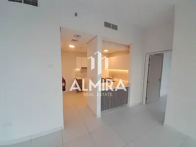 Open Kitchen | Street View | Up To 4 Cheques