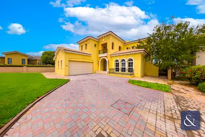 Corner Plot - Panoramic Golf Course View