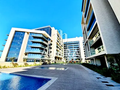 Open Kitchen | Up To 4 Cheques | Move In Ready