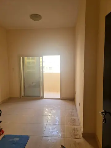 Grab The Deal !! 1bhk For Sale In Lilies Tower With Parking 200000 Aed..