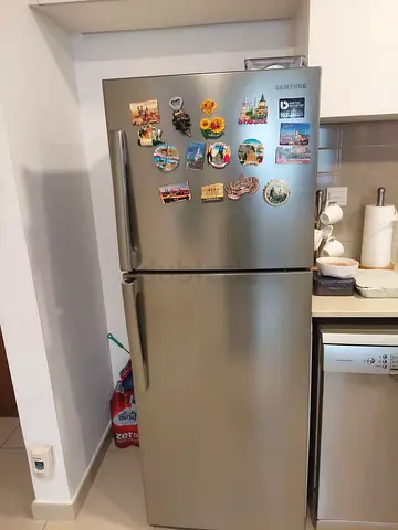 Refrigerator Samsung Model Number RT39K511SP Neat and clean