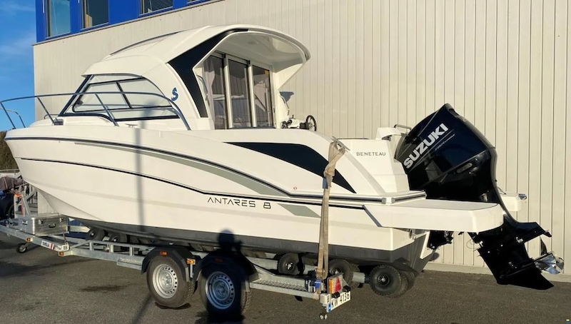 Beneteau Antares 8 Prestige Dubai Motor for Boats