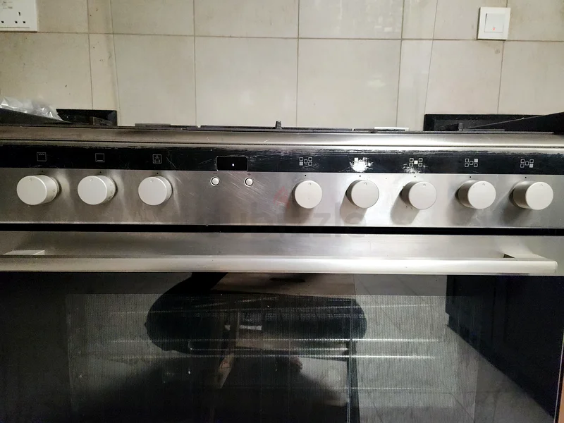 5 Burner Gas cooking range