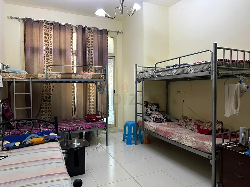 Apartment Executive Bed space available for Bachelors Dubai