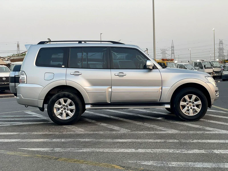 2022 Mitsubishi Pajero GLS 3.0L MidOption+ 7 Seater - 4x4 AWD - Rear CAM - Original Paint63153228201859114