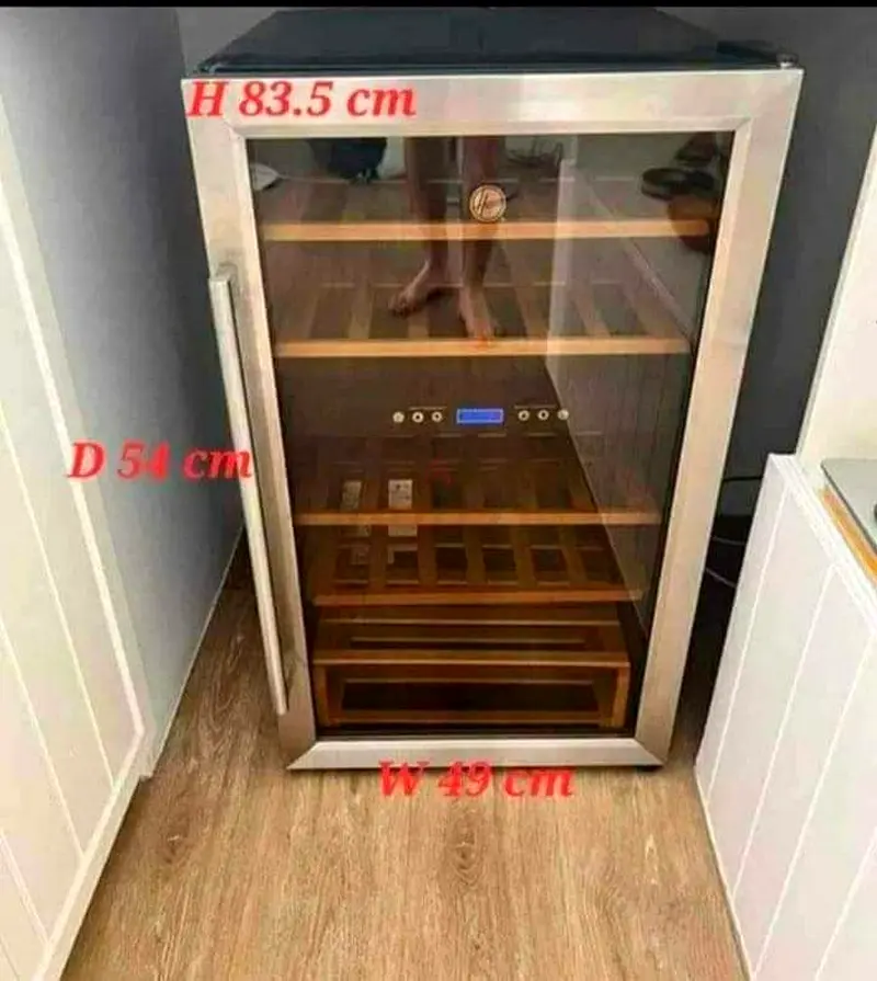 Hoover 36 bottles wine Fridge