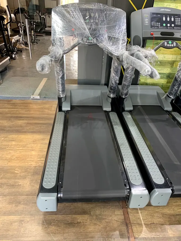 Life Fitness Treadmill