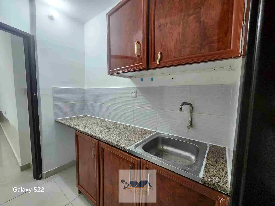 Apartment Spacious 1 Bedroom Hall Available Baniyas Walking Distance