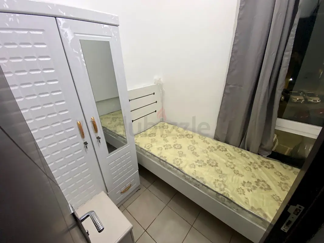 Apartment Neat and Clean Brand New Solo Partition Discovery Gardens