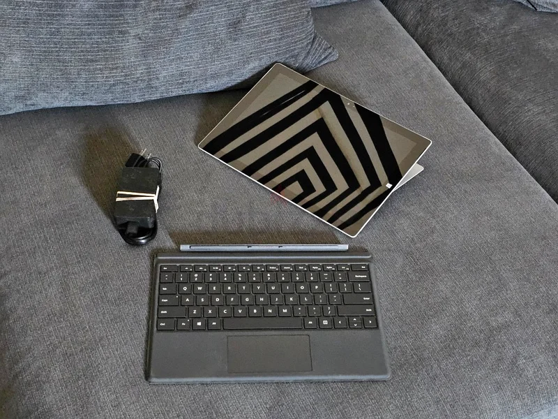 Microsoft Surface PRO Core i5/8gb/256gb 4k Touch with keyboard MS