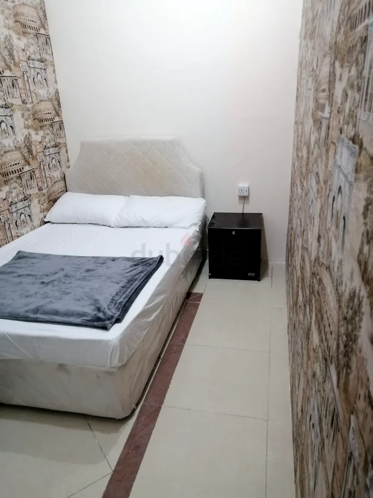 Apartment Closed Partition Room with Sharing Bathroom Dubai