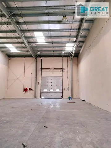 Storage Warehouse / Prime Location / Dip