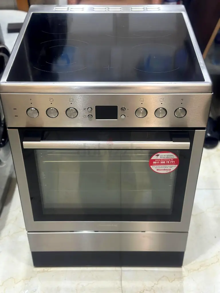 Blomberg 60cm Electric cooking Stove 4 Ceramic Hobs Excellent Working