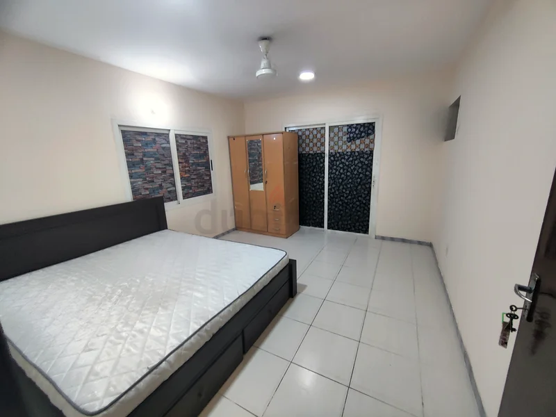 Apartment Master bed room available in deira Al muteena Dubai