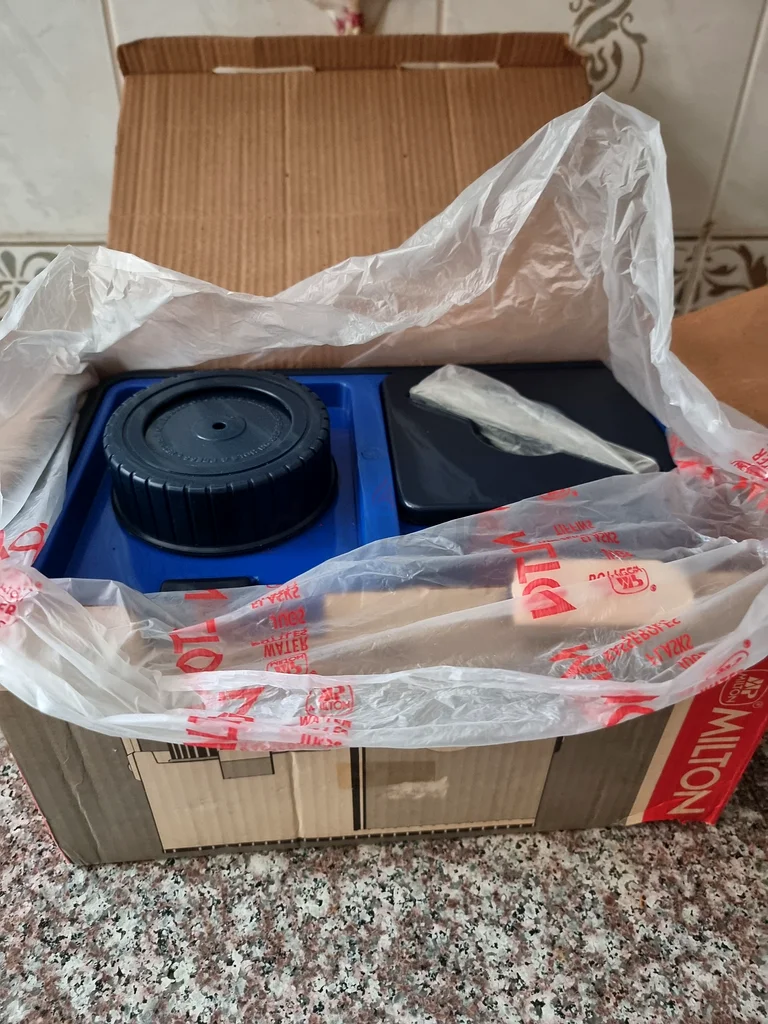 *Brand New* Ice Chest with water cooler