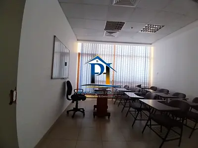 1752 Sqft Office Space Available On Prime Location With Parking In Good Price