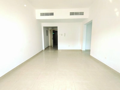 Spacious Apartment 1bhk Rent 36k Gym Pool Free 12 Chqes Payment Play Area Free Near By Sahara Cente