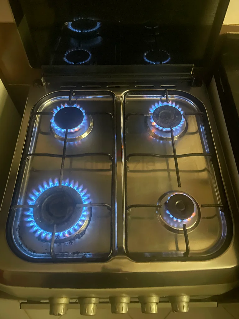 Cooking Range (4 burner)