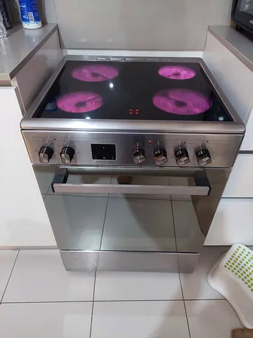 Deawoo Ceramic Electric Four Electric Houb 60 by 60 c.m