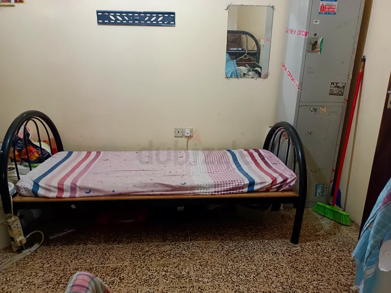 Apartment Bed Space (Single Bed) Available near Sharaf DG Metro Bur