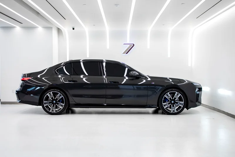 2023 | بي إم دبليو 740i | رياضي | مجلس التعاون الخليجي | ضمان وعقد صيانة | حالة ممتازة |63160158415875112