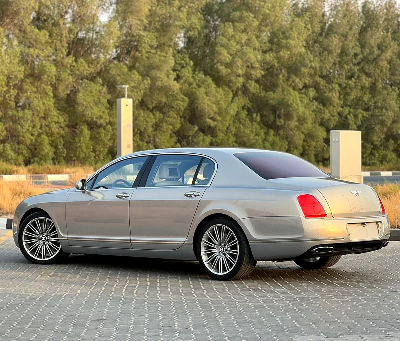 BENTLRY CONTINENTAL FLYING SPUR SPEED 2013 GCC VERY LOW MILEAGE63154166474243113
