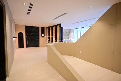Burj Khalifa View| Vacant| Private Washroom| Fully Upgraded