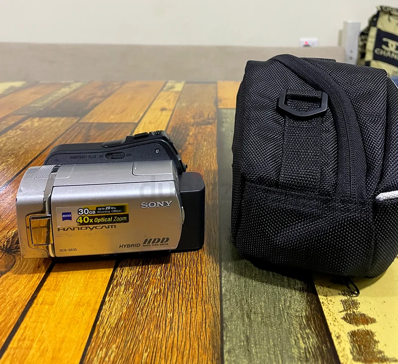 Sony handycam DCRSR35