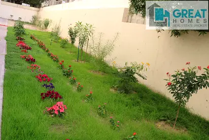 04 In A Room / Staff Campus / Dip 2