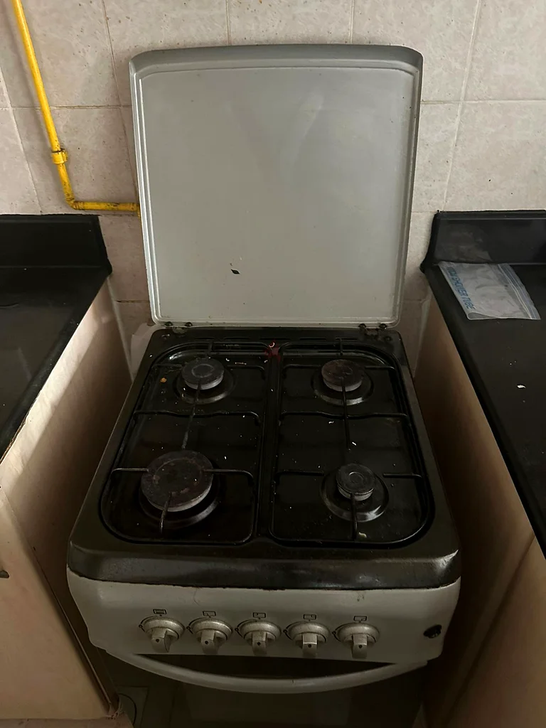 Gas stove 4 burner