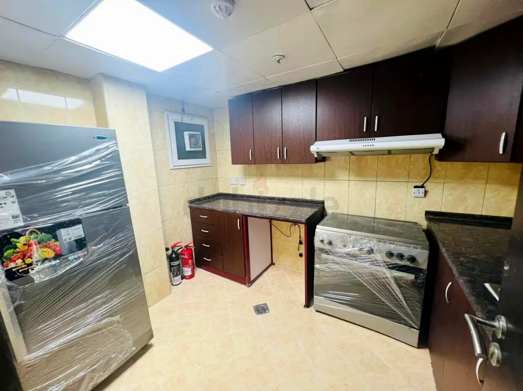 Apartment FULLY FURNISHED MASTER BED ROOM AVAILABLE NEAR KHALIDYA PARK