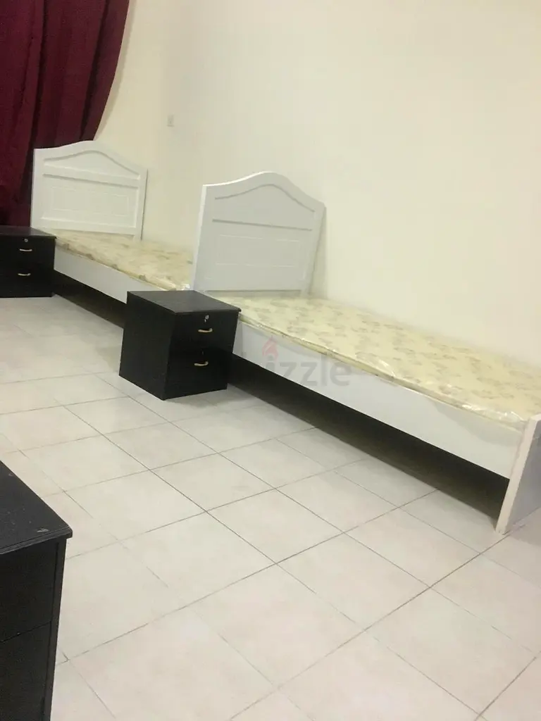 Apartment Bed space available in discovery Garden Dubai