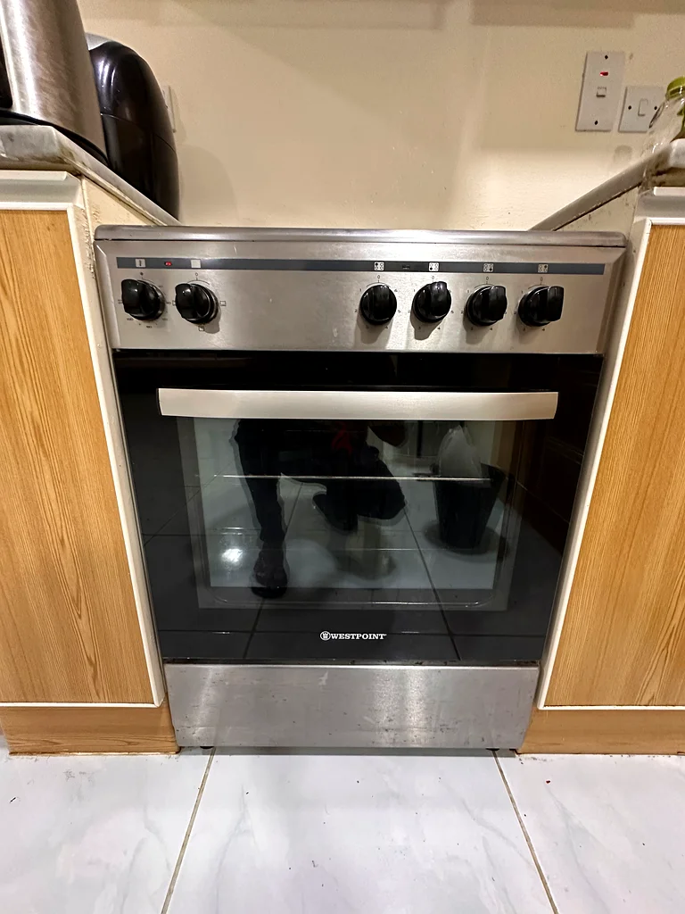 Cookware 4 hubs Electric Cooking Range.