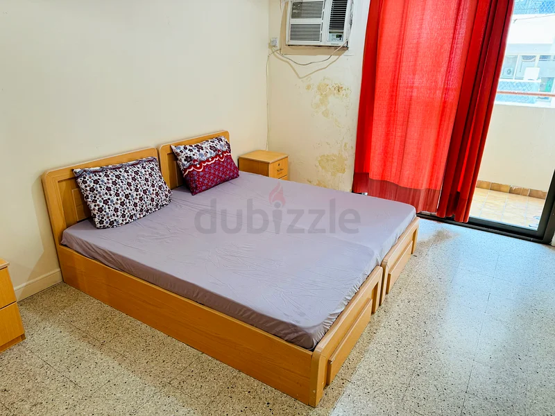 Apartment Room available For rent in karama Dubai