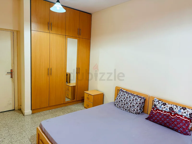 Apartment Room available For rent in karama Dubai
