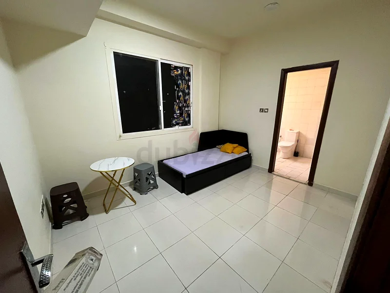 Apartment Private room Near to al Qiyadah Metro Station Dubai