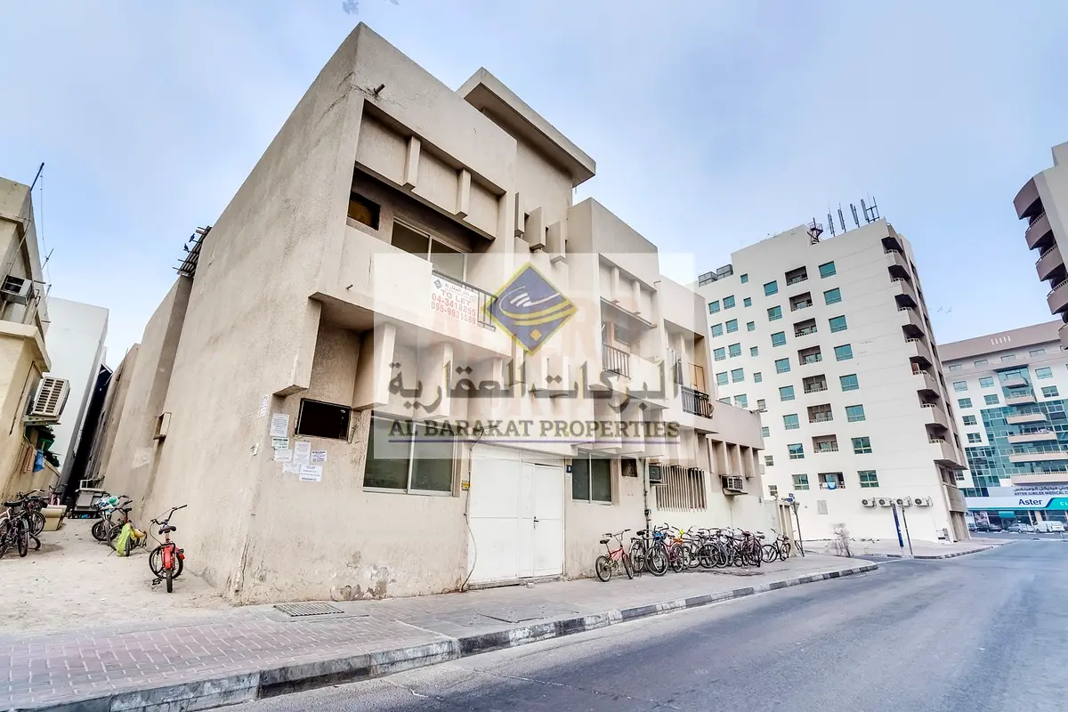 Villa full Building for rent in Al Raffa Bur Dubai behind Fahidi Metro