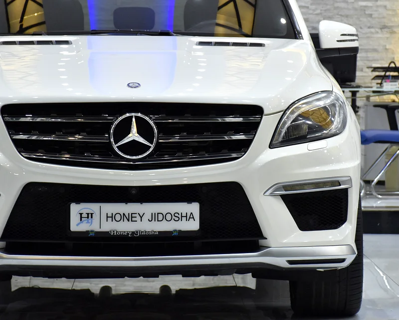 VERY LOW KILOMETER! Mercedes Benz ML63 AMG ( 2015 Model ) in White Color GCC Specs63146290638594113