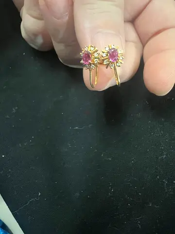 Earrings 18k with natural diamond and ruby