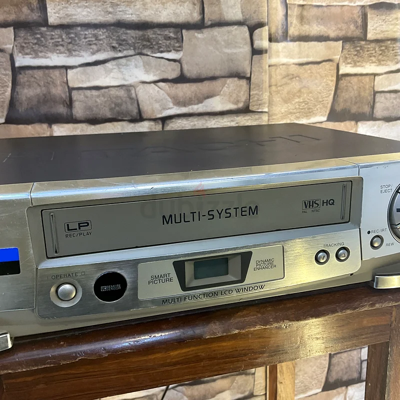 VHS VCR Hitachi video player device63195630947457112