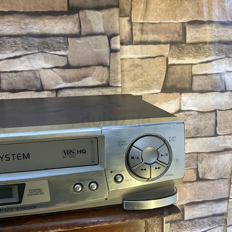 VHS VCR Hitachi video player device63195630947457113