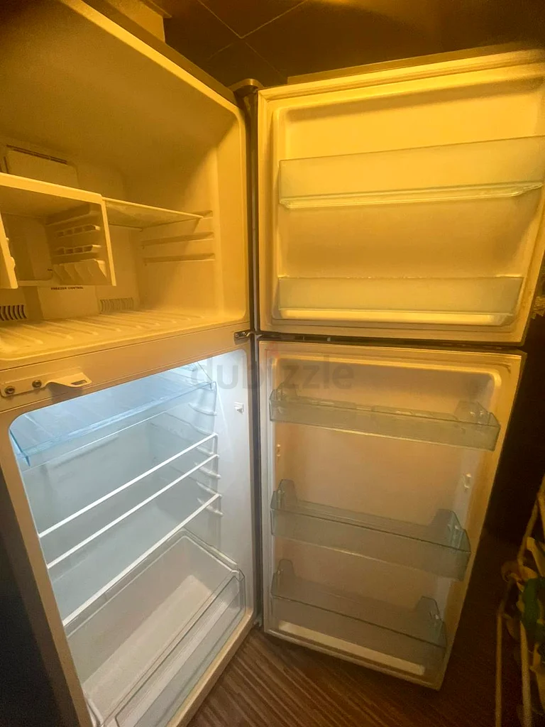 ثلاجه للبيع في ابو ظبي fridge for sale in Abu Dhabi