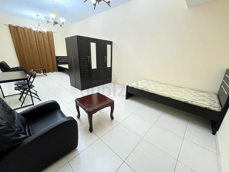 شقة للإيجار Luxury Bed Space in Two Sharing Huge Room with Balcony