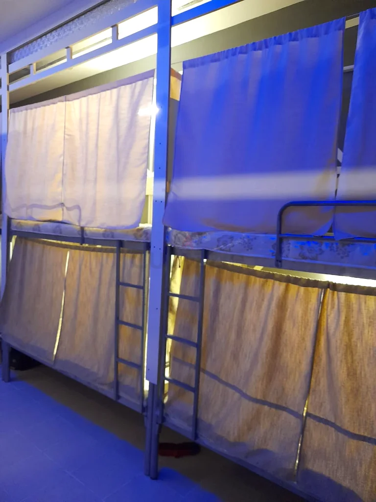 Apartment Super smart luxury Bed Space Garden metro station