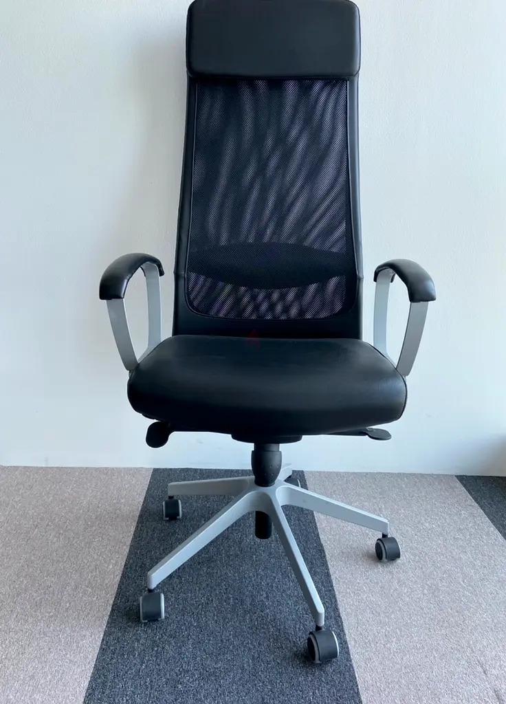 Ergonomic black office chair