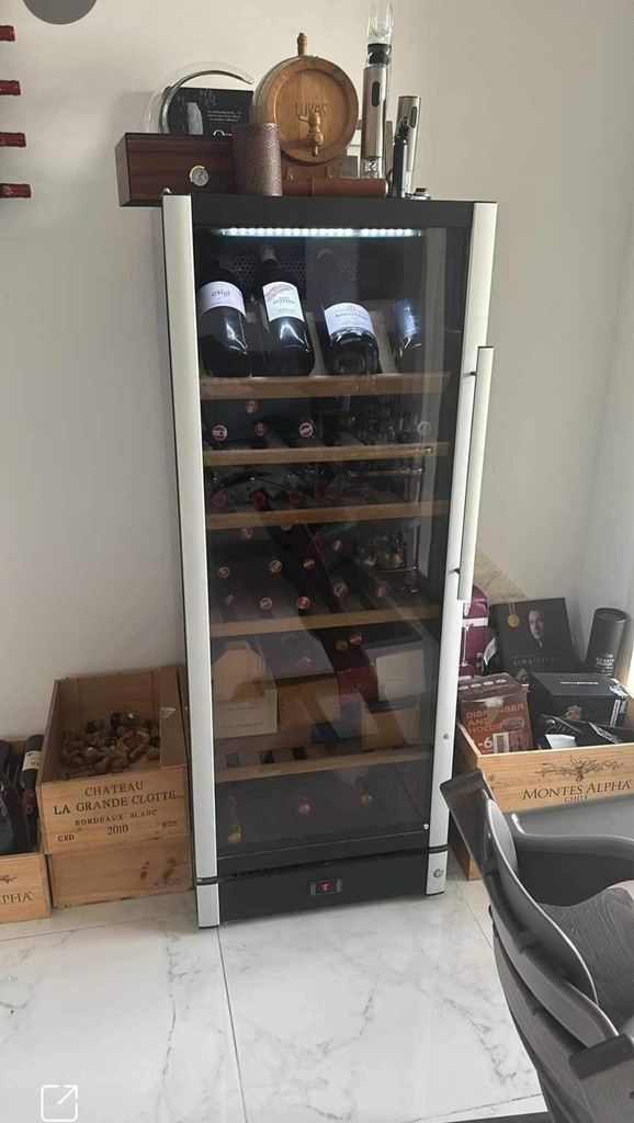 Vestfrost dual temperature Wine Fridge 156 bottle