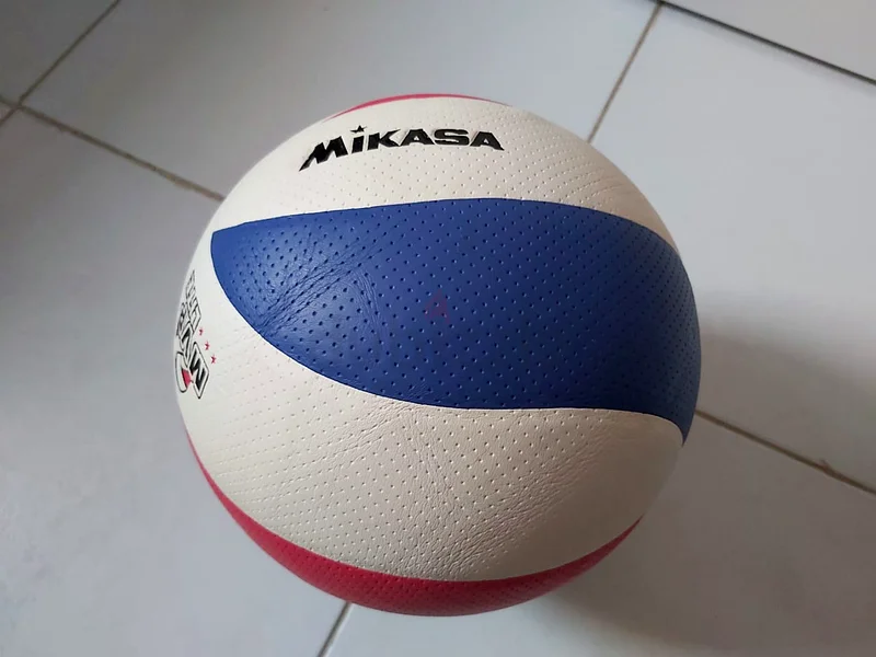 كرة طائرة ميكا سا إم في بي لايت63246747497987111